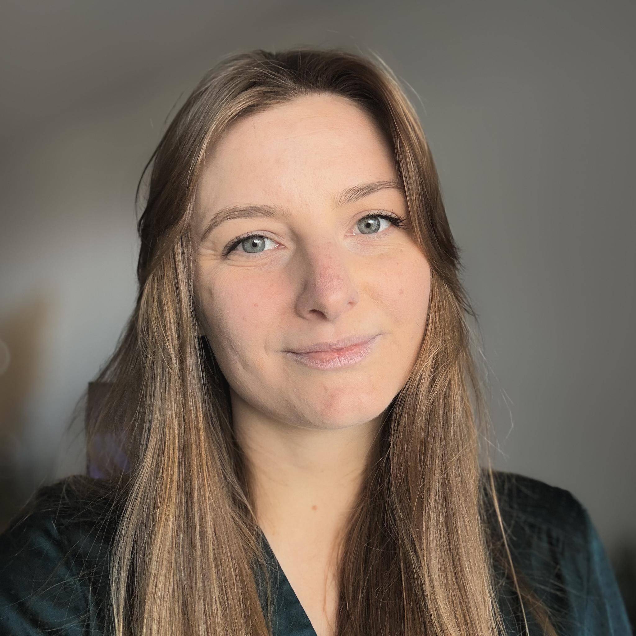 Justine D'Huart - Graphisme - Communication - Réseaux sociaux
