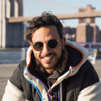 Jorge Andres Pineda Bruges - Senior Creative Producer & Art Director, 5 lenguag