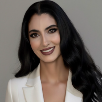 Yamili  - Directora de Proyectos & Contenido