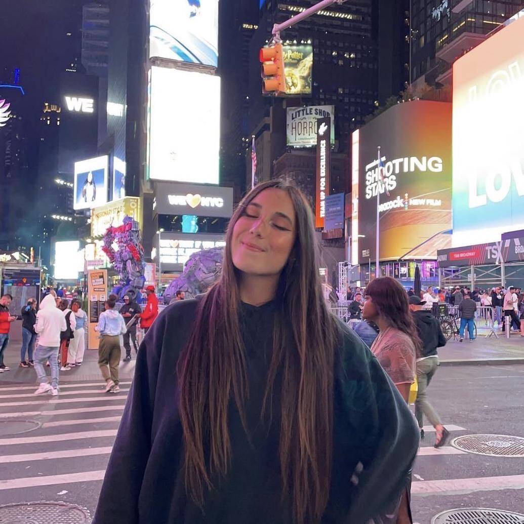 Marine Carino - Community Manager