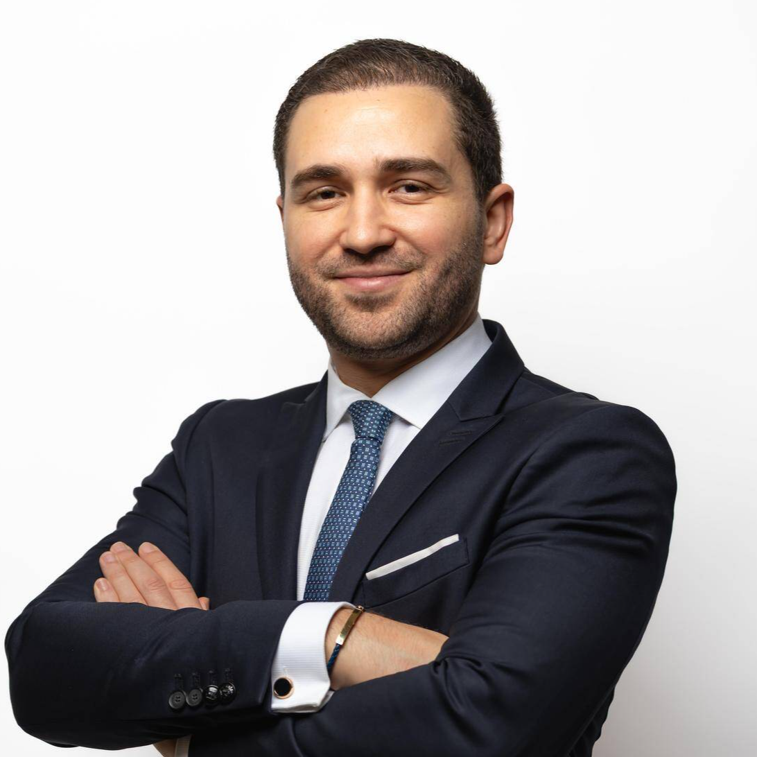 Othmane Benzakour - Consultant en Stratégie & Services Financiers