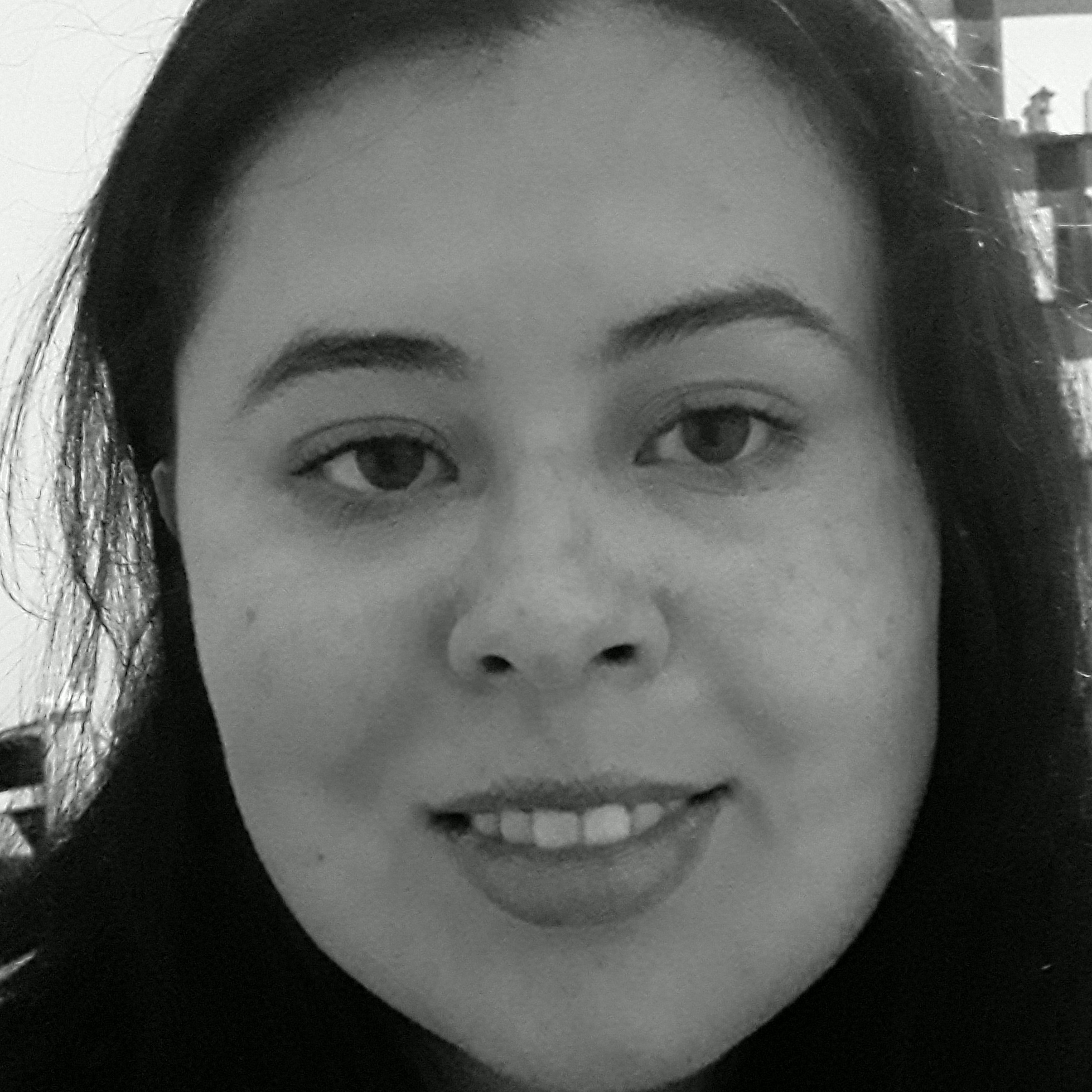 Emilia Julieta Mora -  Community manager /inbound marketing / data entry