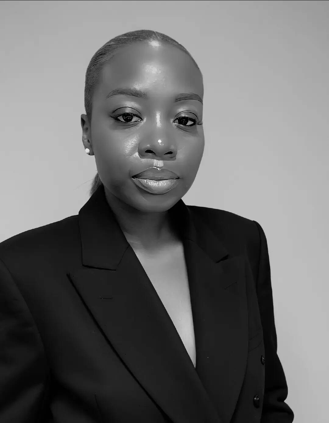 Marie-Alexandra Njoh-Eboa - Community Manager/Formatrice réseaux sociaux