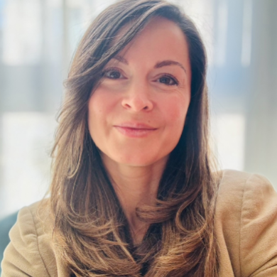 Cristina Cirdei - Community Manager + Neuromarketing