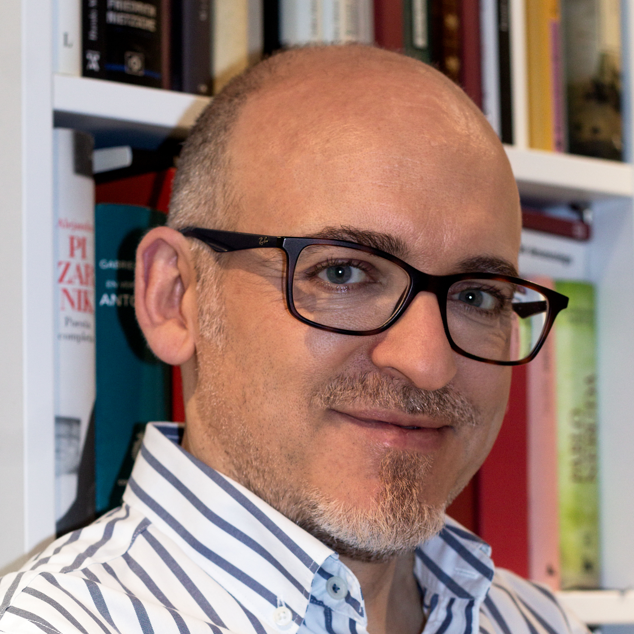 José Luis Abad - Director de Arte | Diseñador Gráfico | Creativo