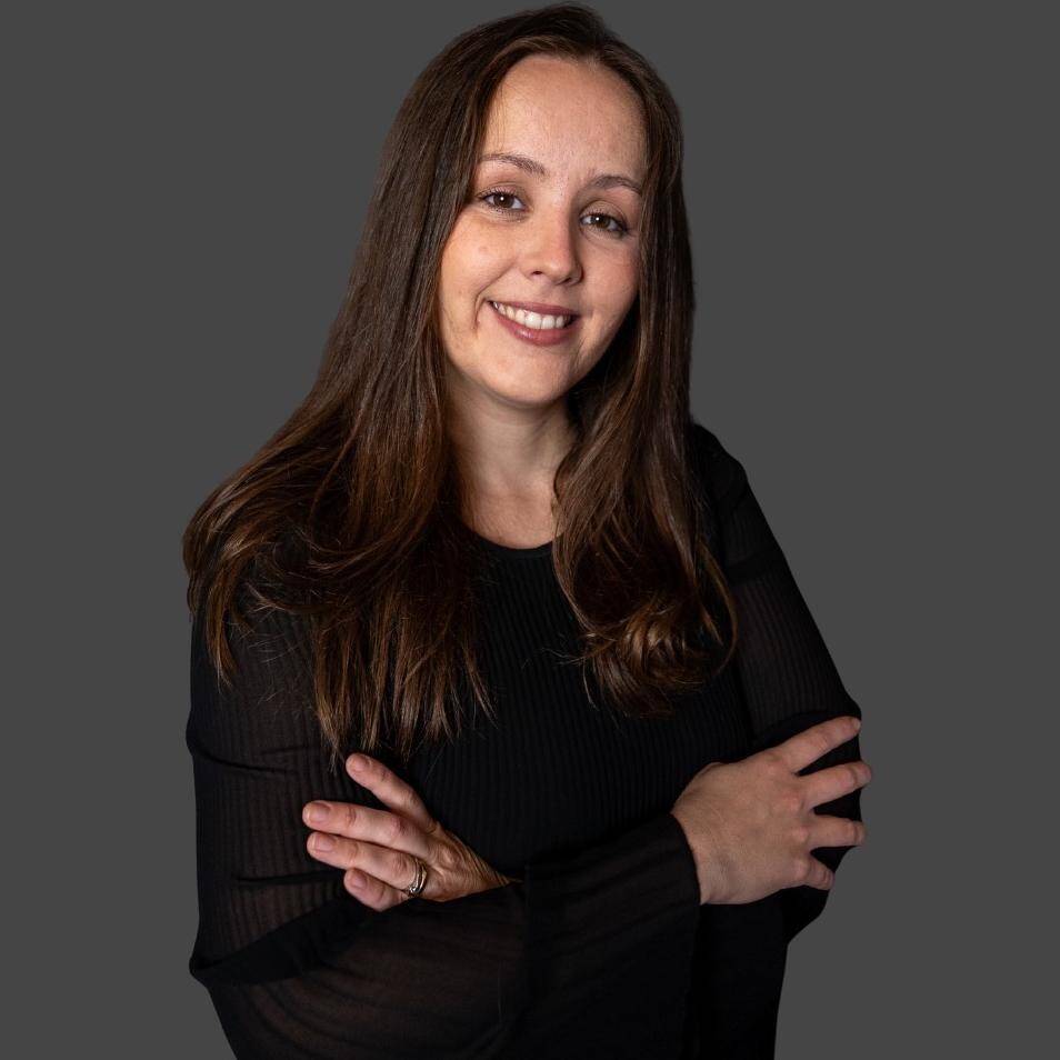 Bethania  - Virtual Assistant | Translator & Copywriter 