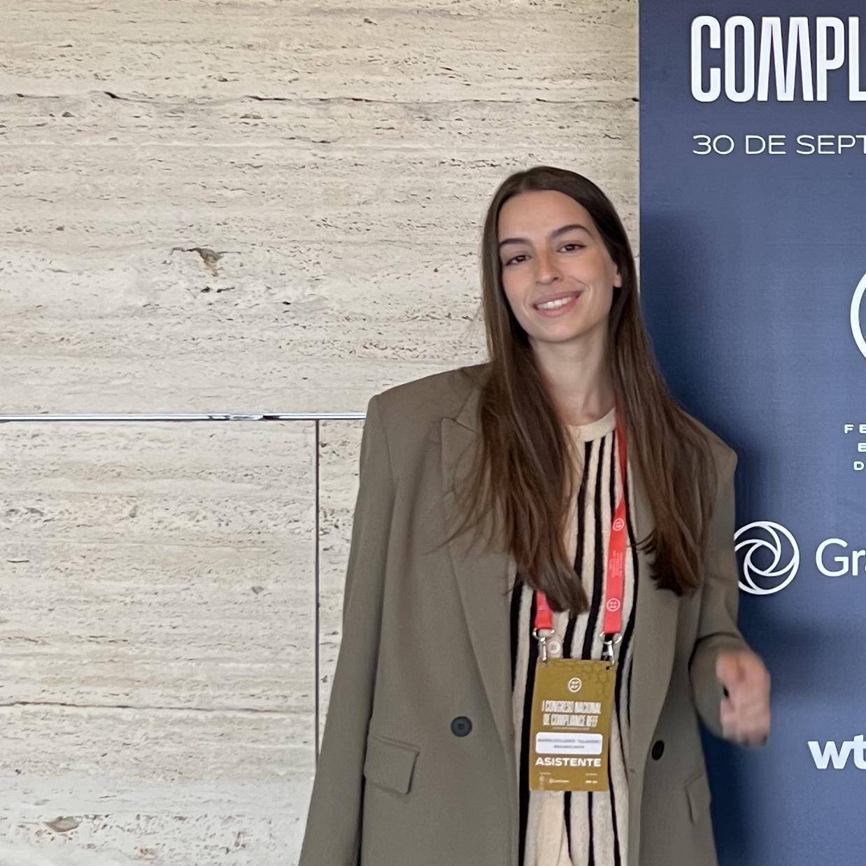 Lola  - Senior Compliance consultant