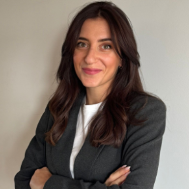 Constance V. - COMMUNICATION & MARKETING PROJECT MANAGER