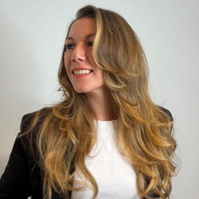 Coralie D. - Community Manager Spéicalisée dans la coiffure