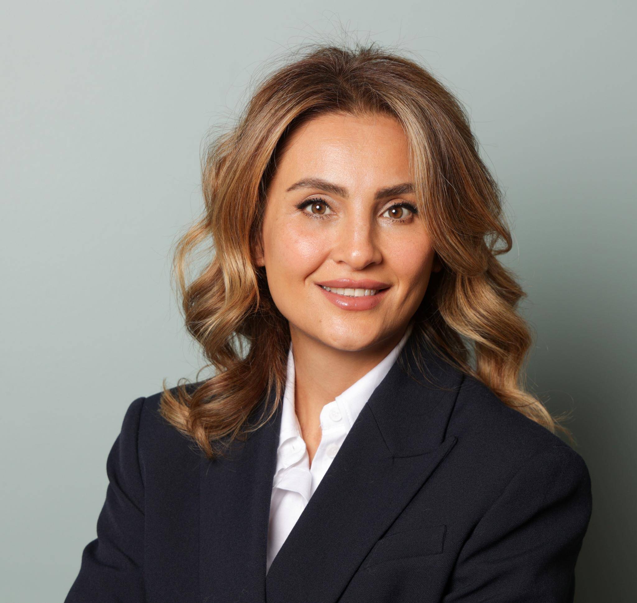 Azadeh Lotfi - Freelance Controllerin & BI Analyst