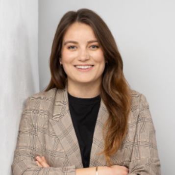 Manon Montant - Projektmanagerin für Werbemittel und Beschilderung