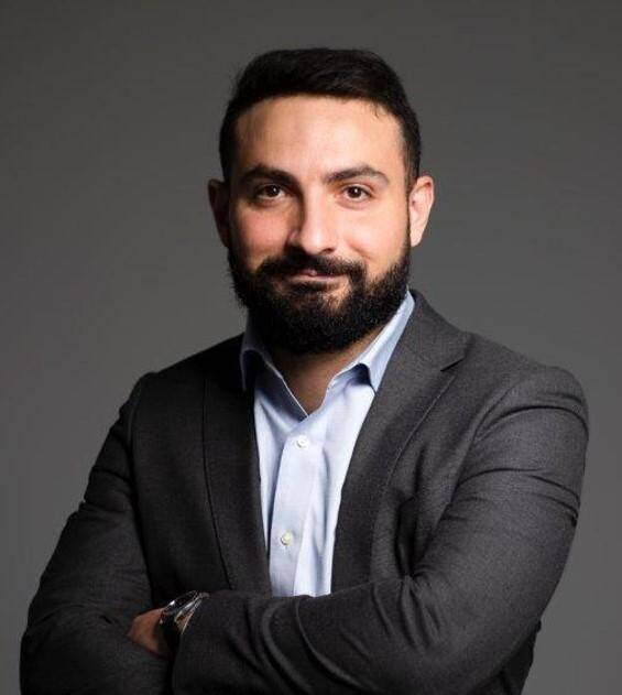 Umut  - Financial Consultant