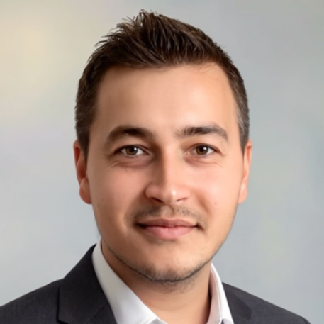 Julian  - Principal Cloud Architect | Azure, AI Platforms & 