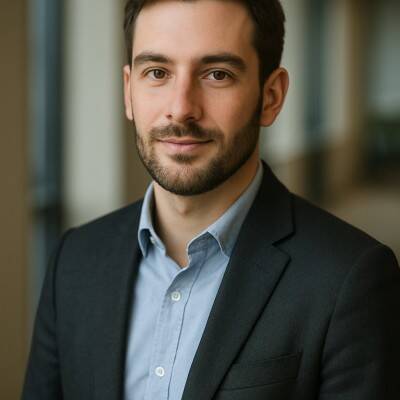 Nicola M. - Community Manager, Rédacteur et Expert Blockchain