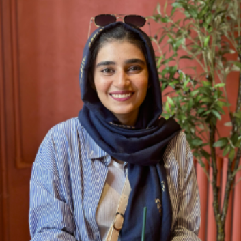 Fatima Lari - UX/UI DESIGNER