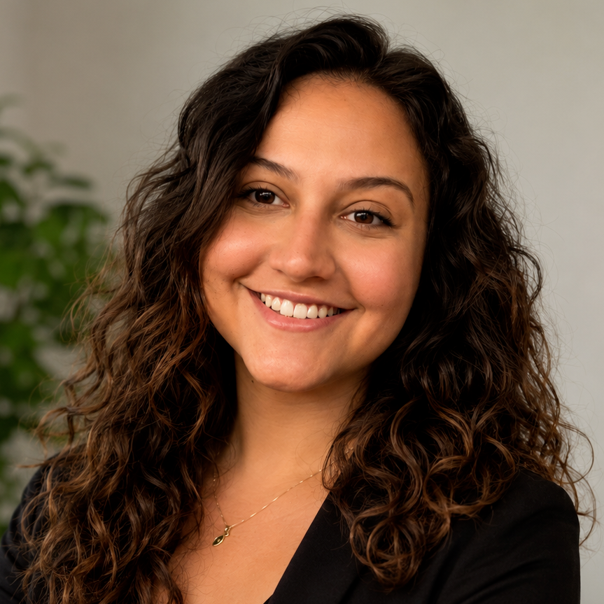 Maria M. - UX Designer | AI Products & SaaS 