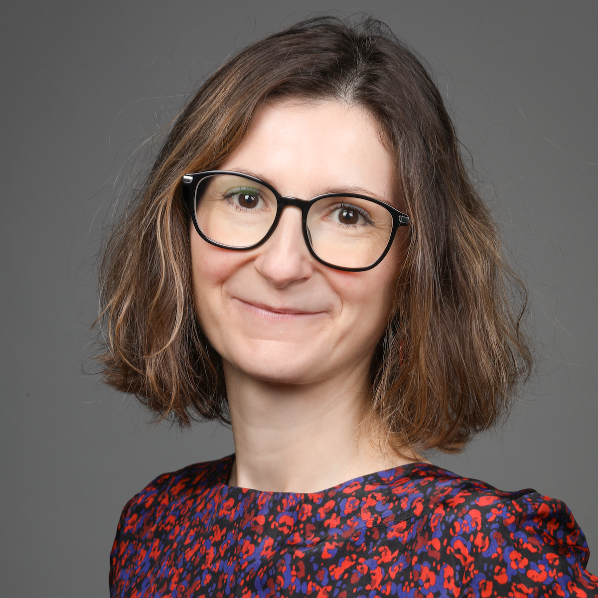 Stéphanie L. - Rédactrice web SEO - GEO | Tourisme & Lifestyle