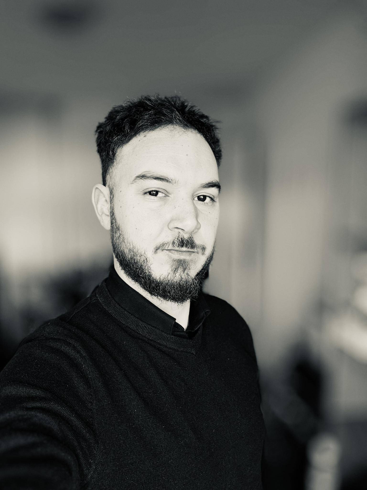 Adel Chemache - Développeur Full Stack (Node, PHP, React)