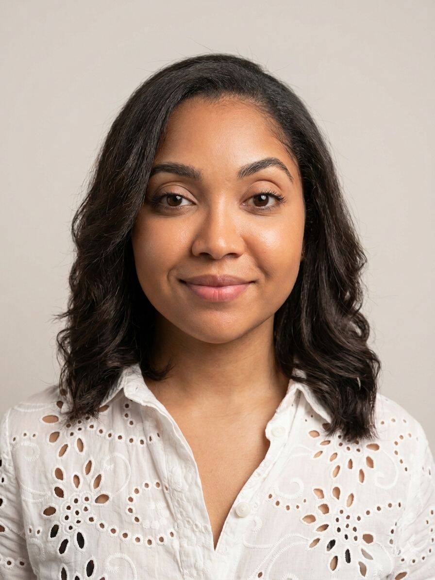Angelica B. - Account Manager | Affiliation · Community Manager 