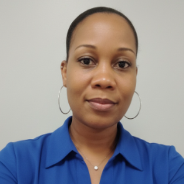 Lucina Bazar - Office manager bilingue