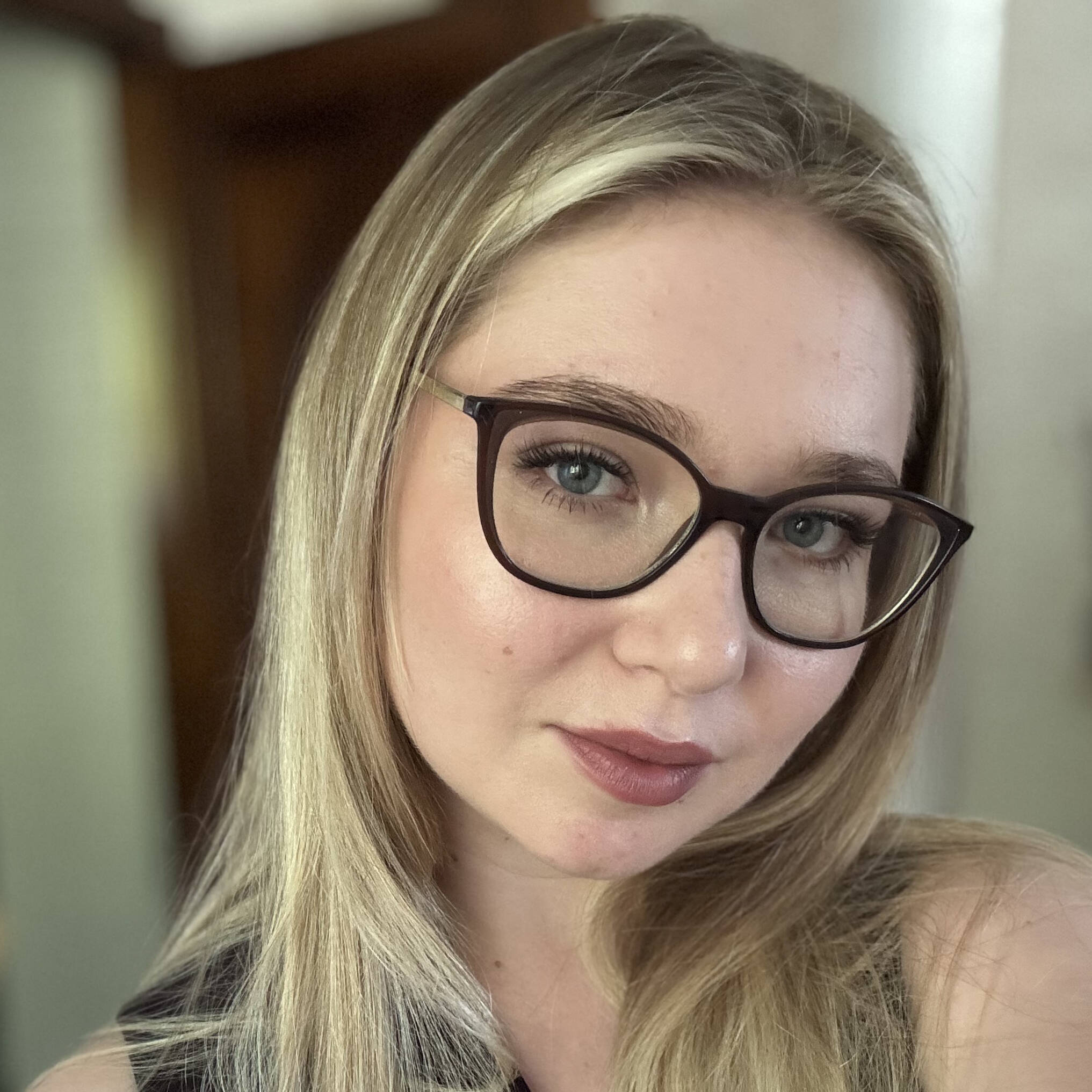 Cornelia  - Créateur de contenu & Social Media / Monteur vidéo