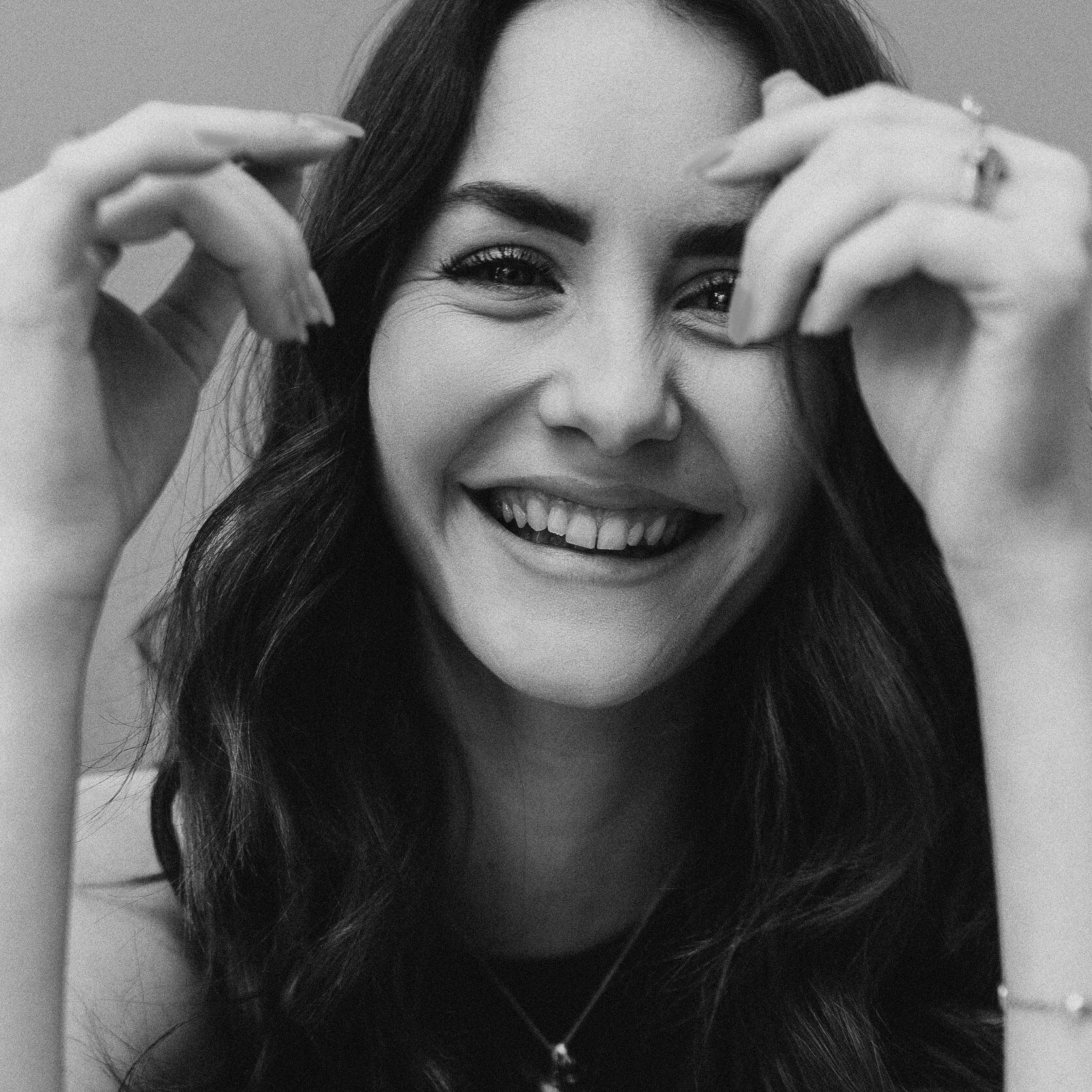 Sana Nasri - COMMUNITY MANAGER/GRAPHISTE/CREATRICE UGC