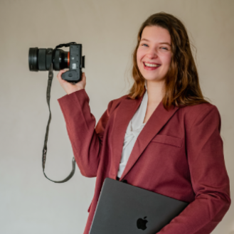 Stéphanie  - Let's tell your story