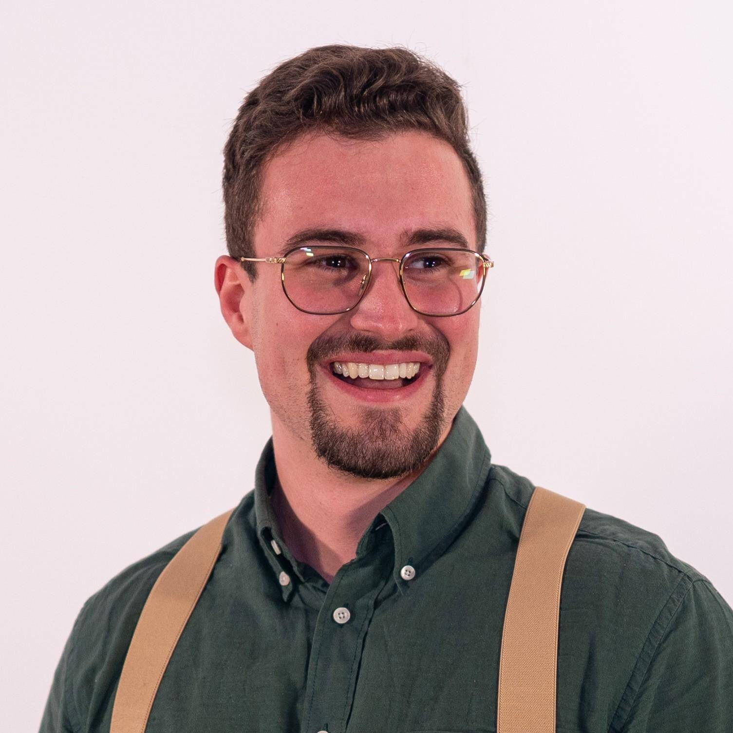 Hugo Carle - Créateur de Contenu, Monteur Vidéo & Designer