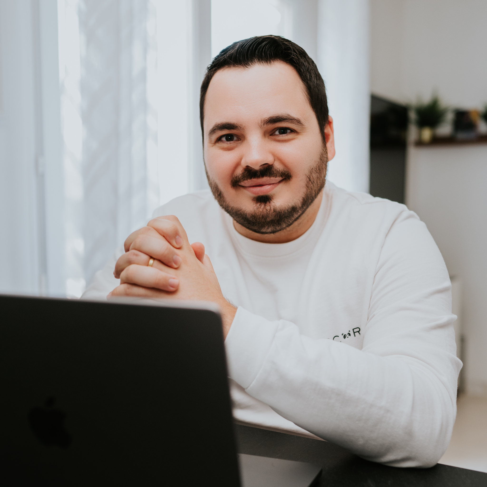 Jérémie Elbaz - Développeur Web Back-End PHP - Expert Laravel 🚀