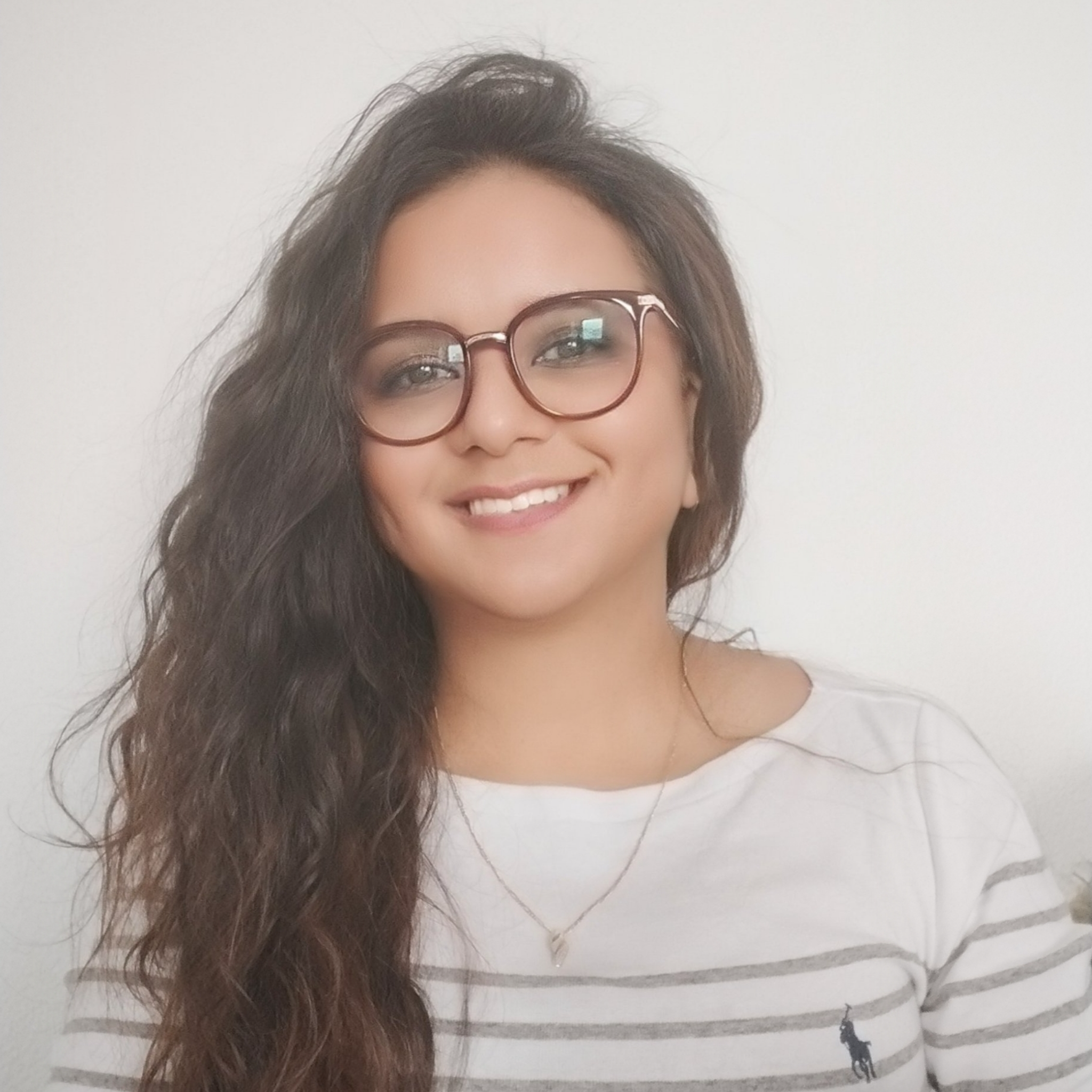 Tahina R. - Directrice Artistique, Graphiste, Webdesigner