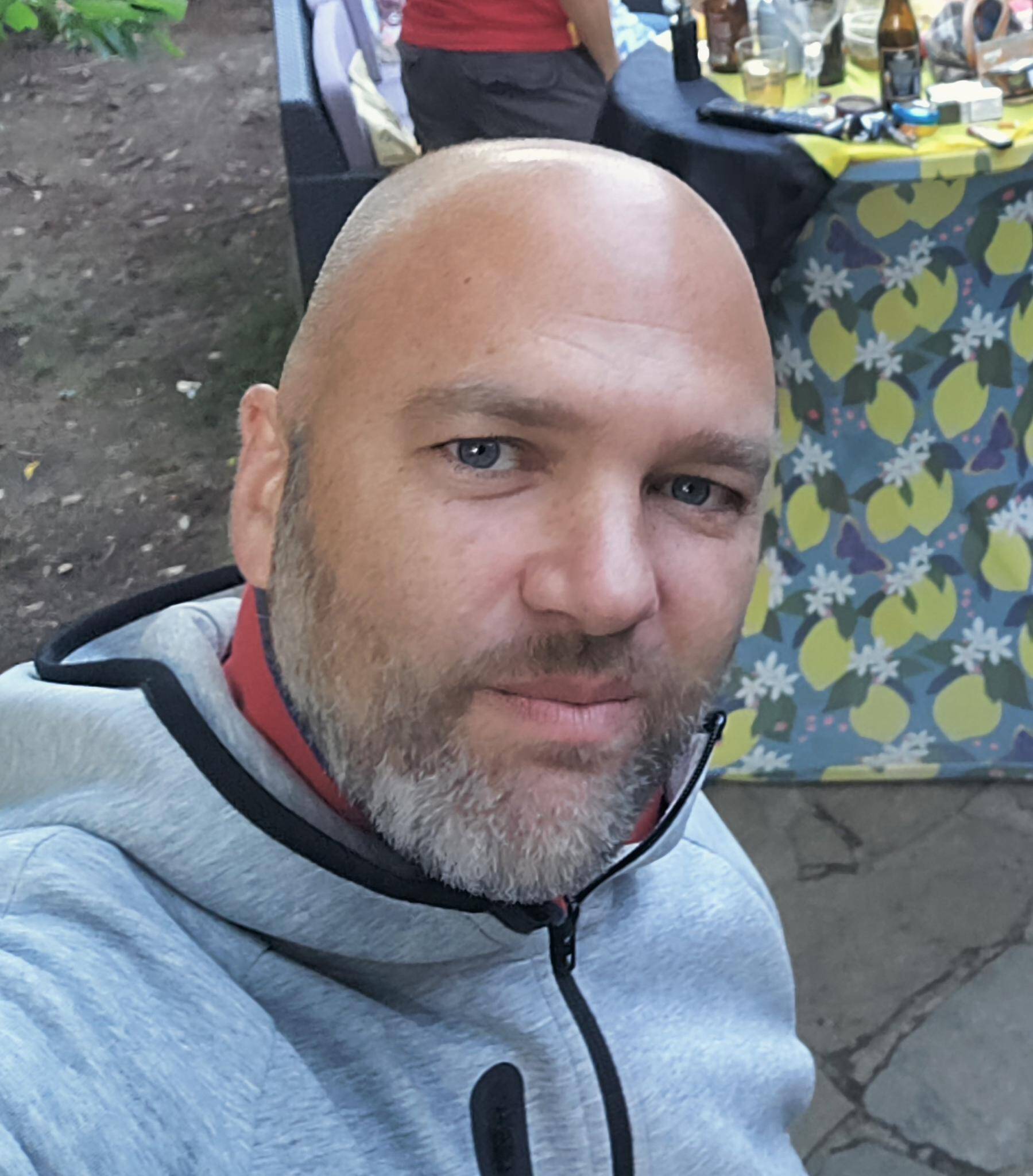Sam  - Corporate and commercial translator