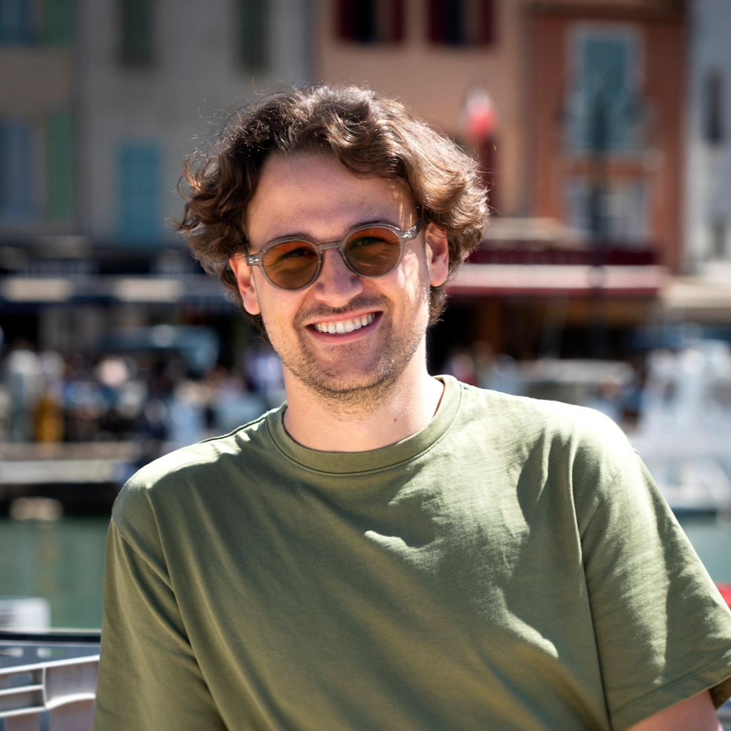 Arnaud B. - Développeur Shopify | Apps, API & connecteurs