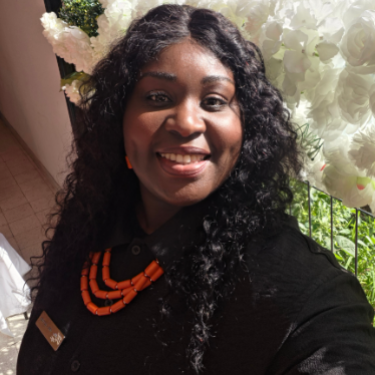 Héloïse Ako - RH externalisée pour TPE/PME | Paie, recrutement &