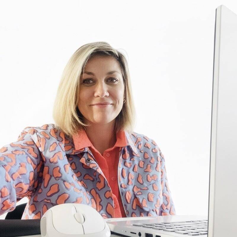 Ri  - Strategic Communication & Marketing Consultant