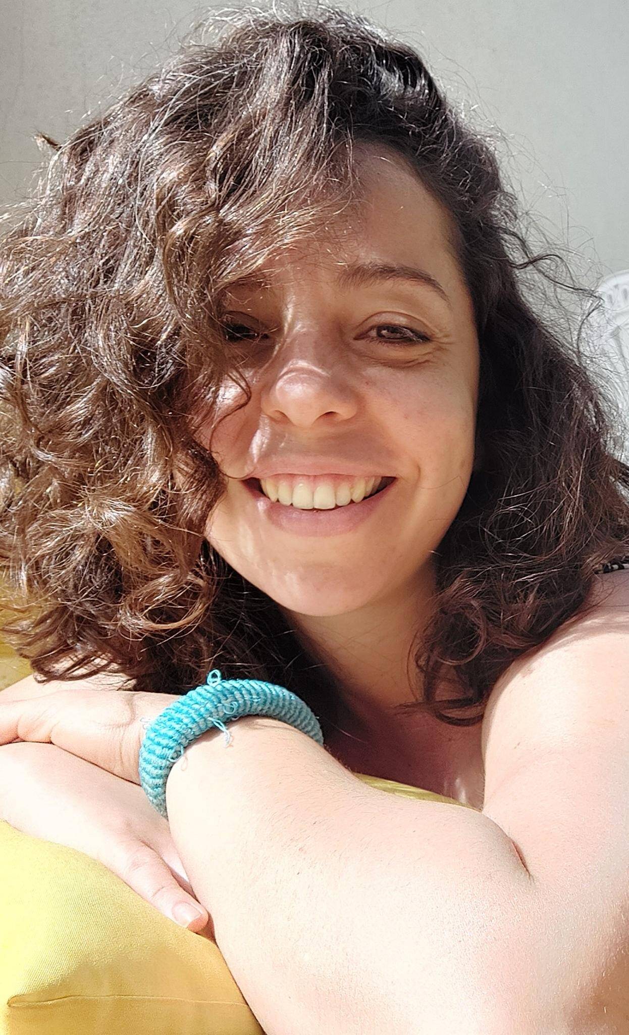 Arieli Alvarez - traductrice français vers le portugais (brésilien)