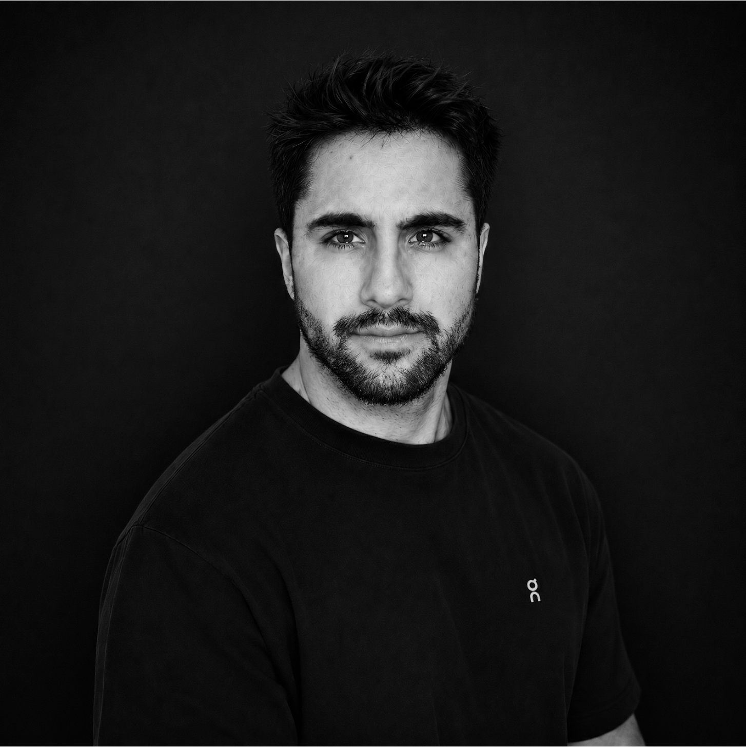 Rodrigo G. - Presentations & Visual Designer | AI Creative
