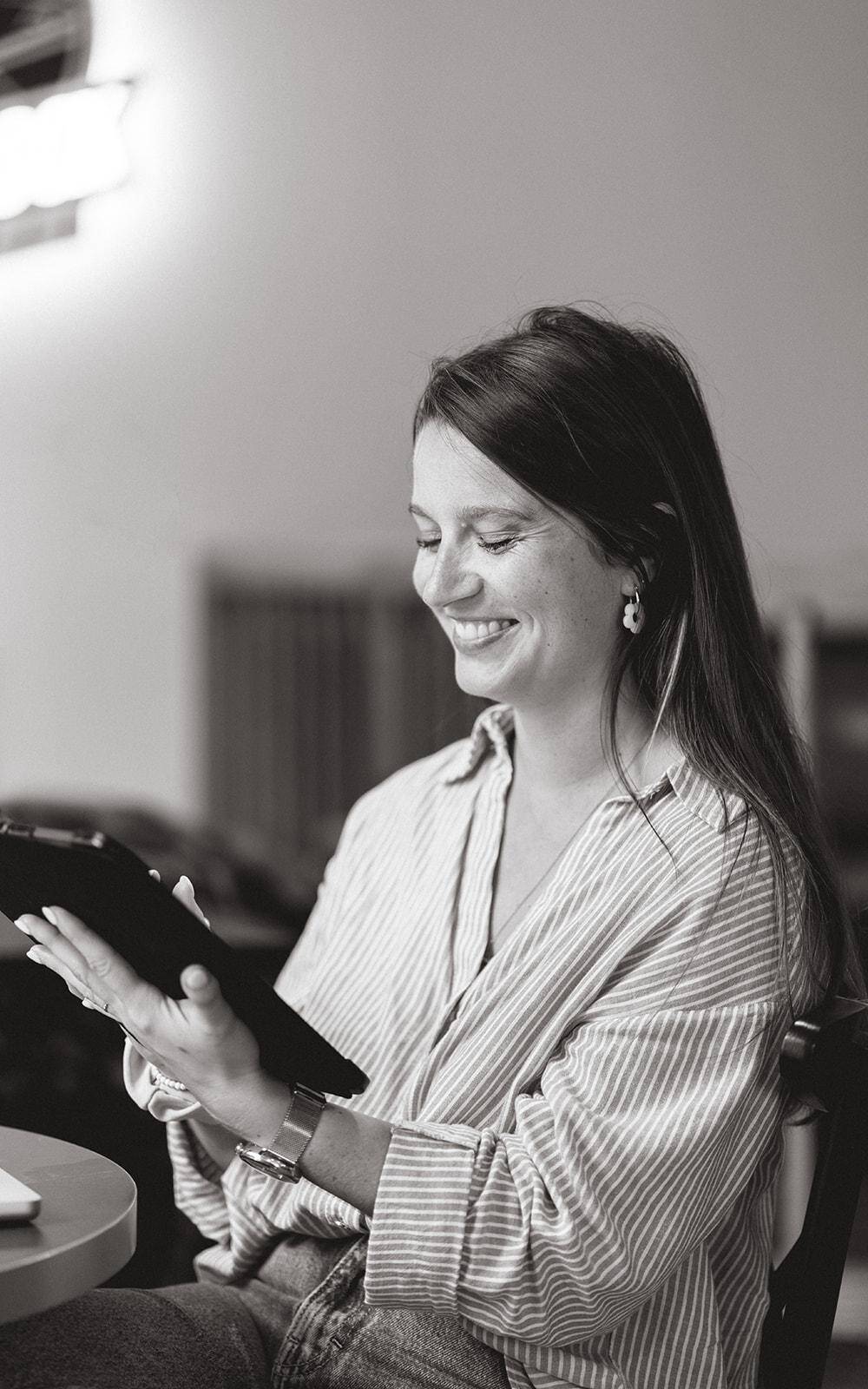 Camille Roux - Graphiste - PowerPoint I Identité visuelle I Print