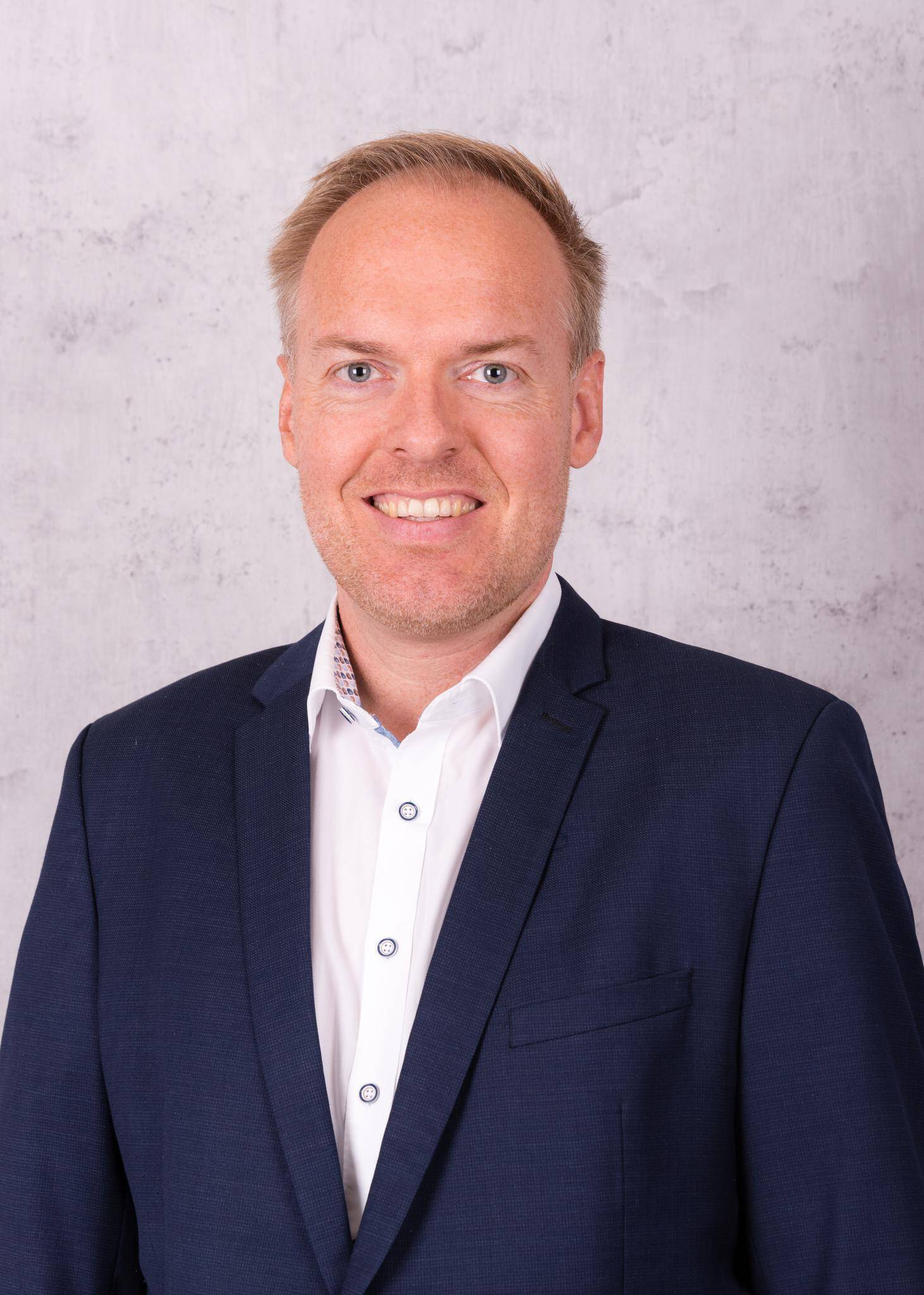 Christian  - Passionate Recruiting Leader