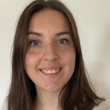 Caroline Ferreira - Community Manager & Créatrice de contenu