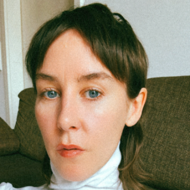 Lois Hayes - Freelance Digital Marketing Manager