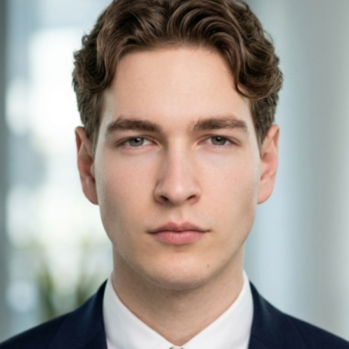 Luca Knaak