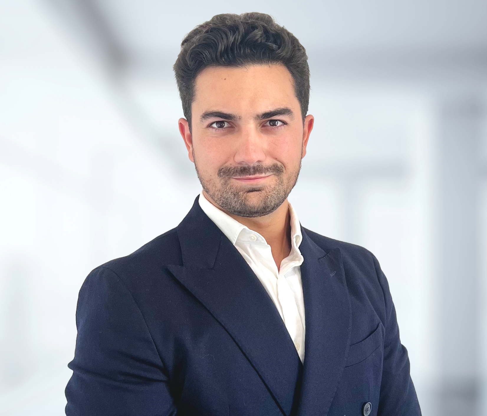 Elliot  - Go-To-Market & Business Development – B2B SaaS