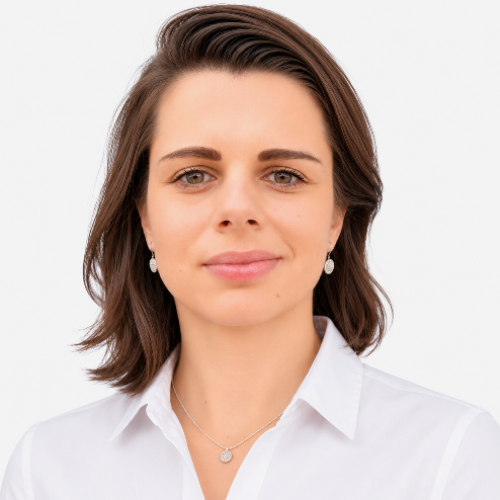 Ivana Pavliková - Solution Architect & Transformation Consultant