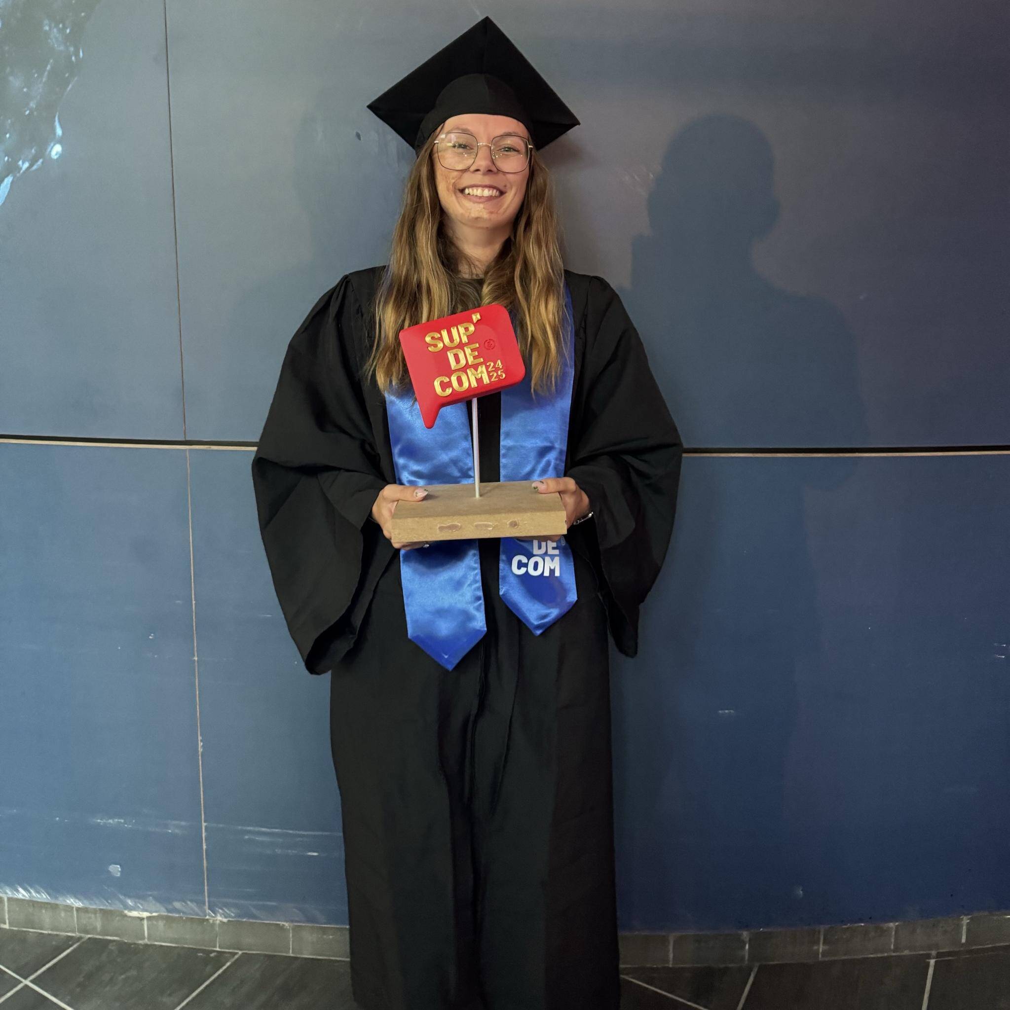 Mathilde Lavert - 💻 Community Manager  -  spécialité sport 🏈