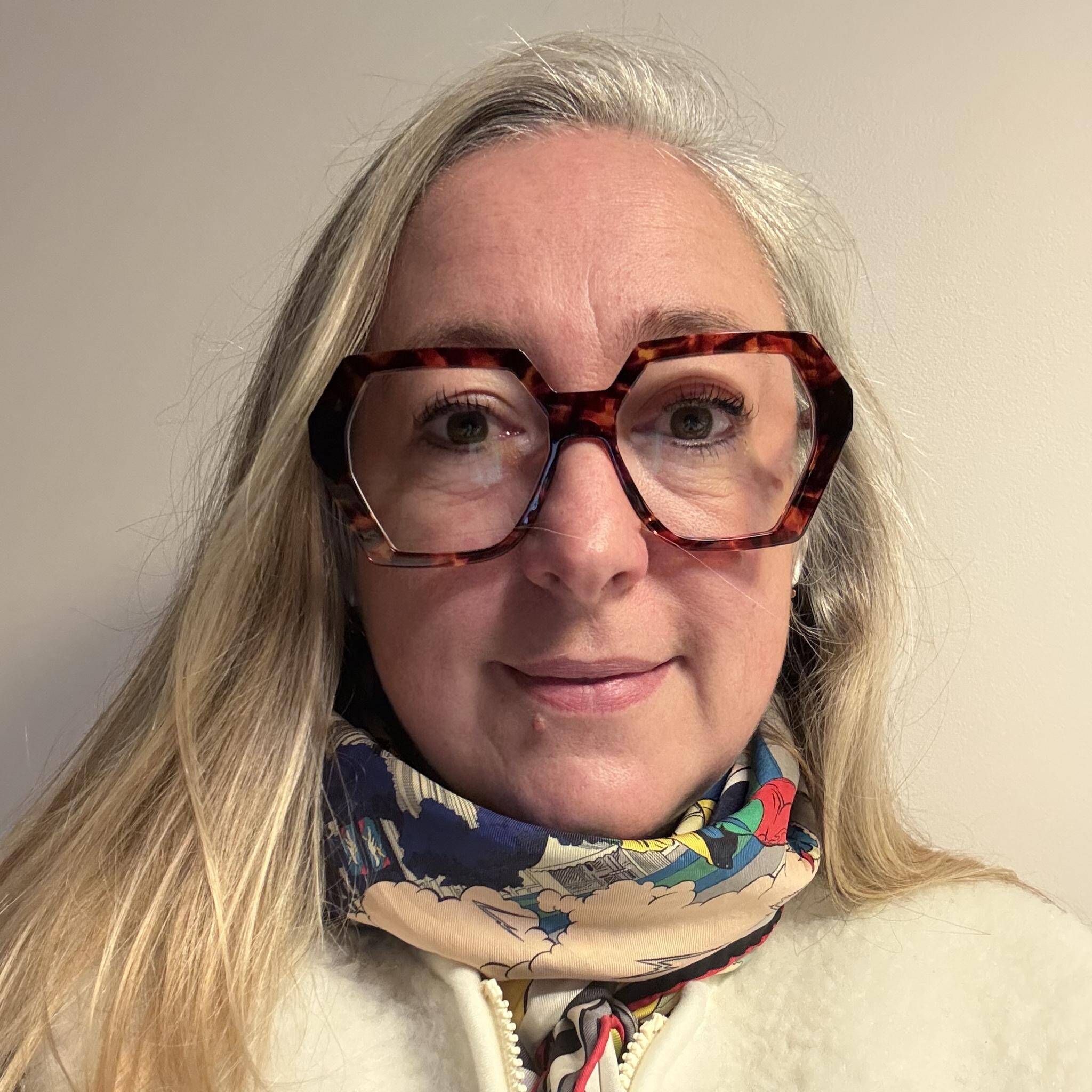Sandra C. - Freelance depuis 21 ans, Graphisme Maquette & Exe