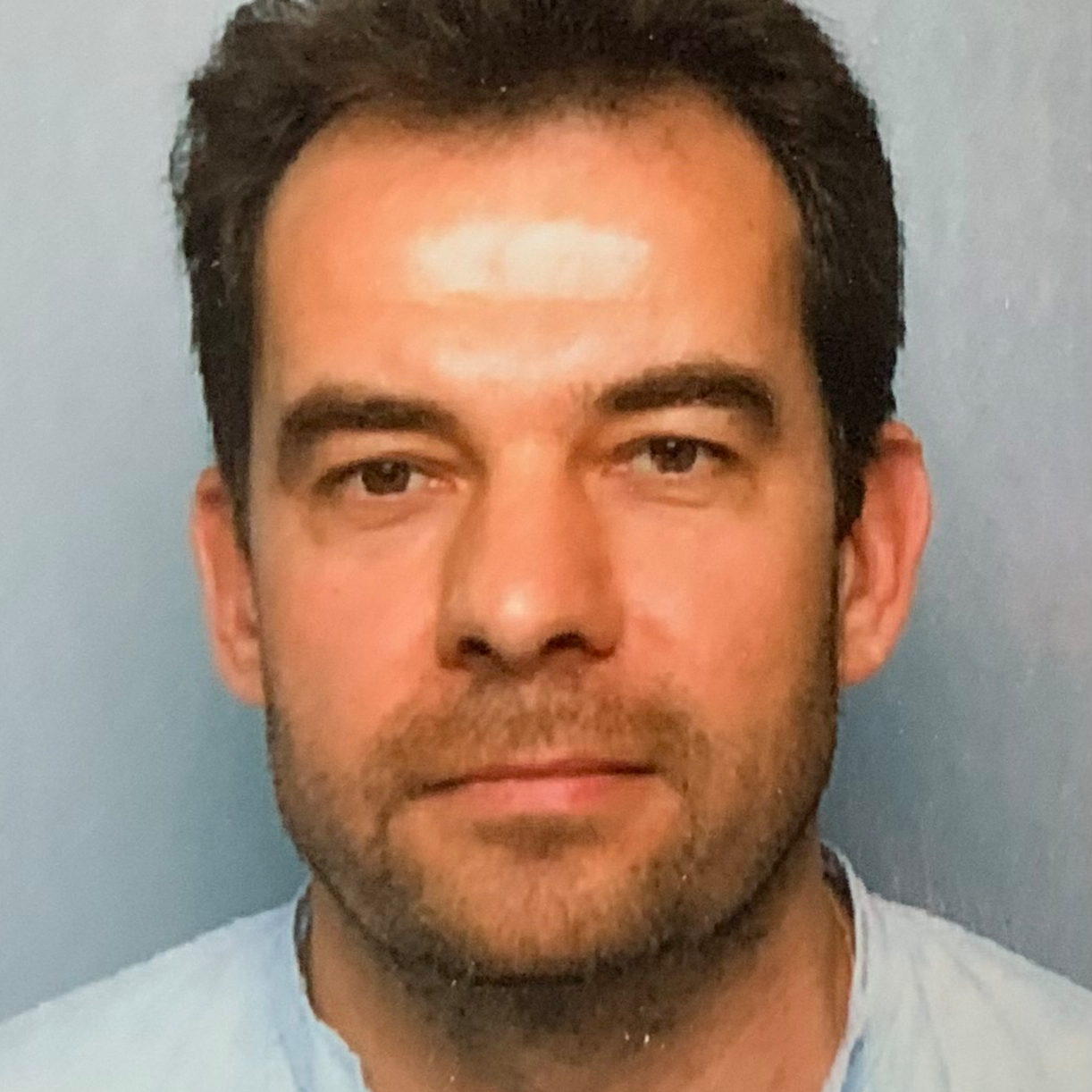 Yves L.