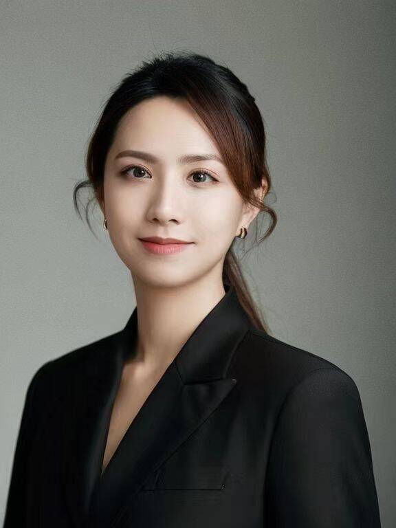 Zhongling He - Management Consultant