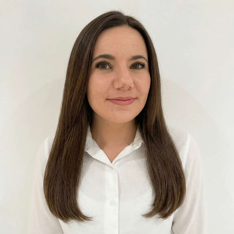 Marina G. - Directrice artistique | Graphiste | Motion design