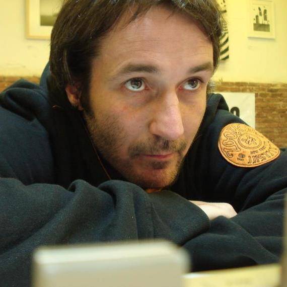 Adolfo Velayos - Operador de cámara y editor de video 