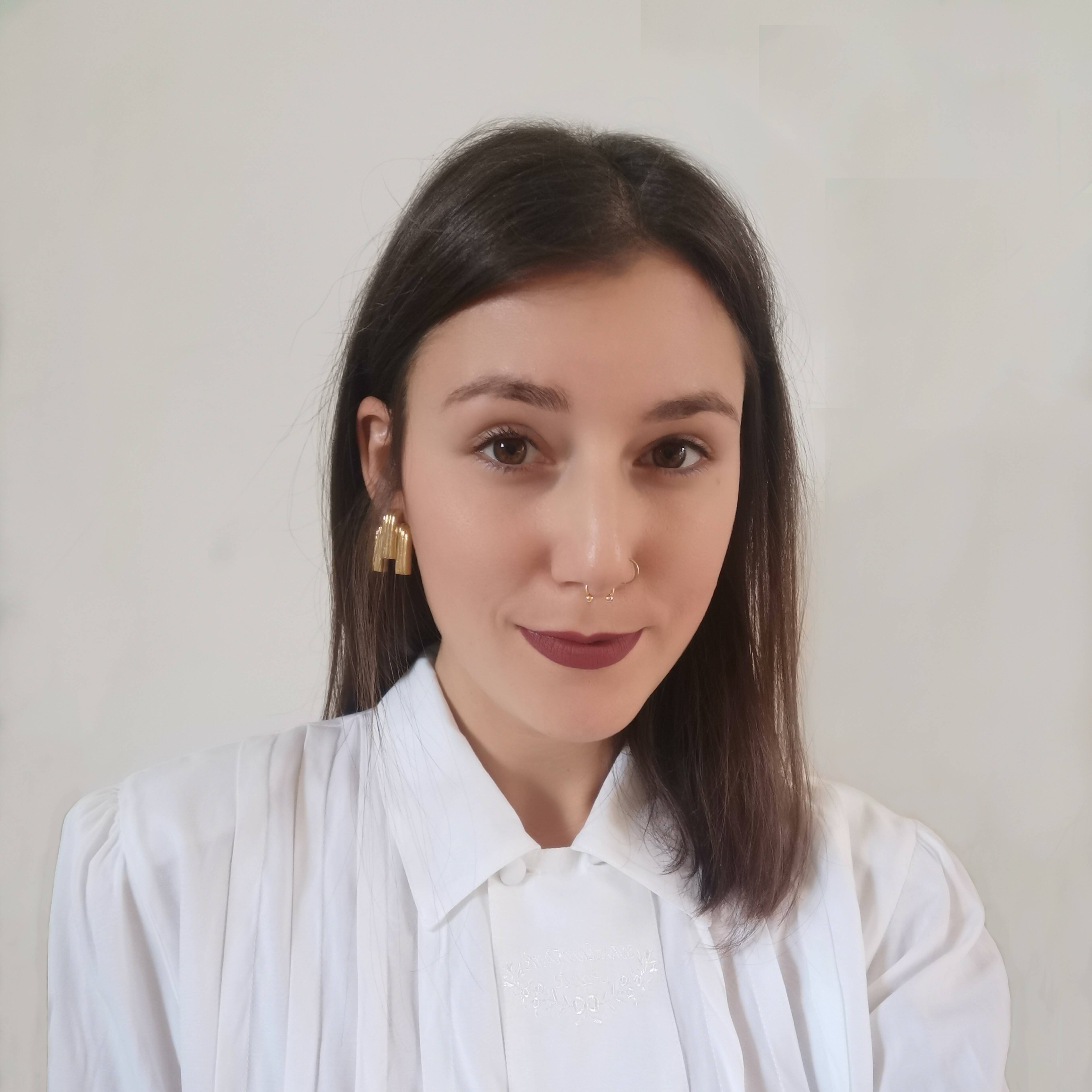Camille Cottani - ⭐Community Manager | Créatrice de contenu pro